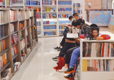【读特】书香溢校园，阅读伴成长  ——写在第8个深圳未成年人读书日到来之际