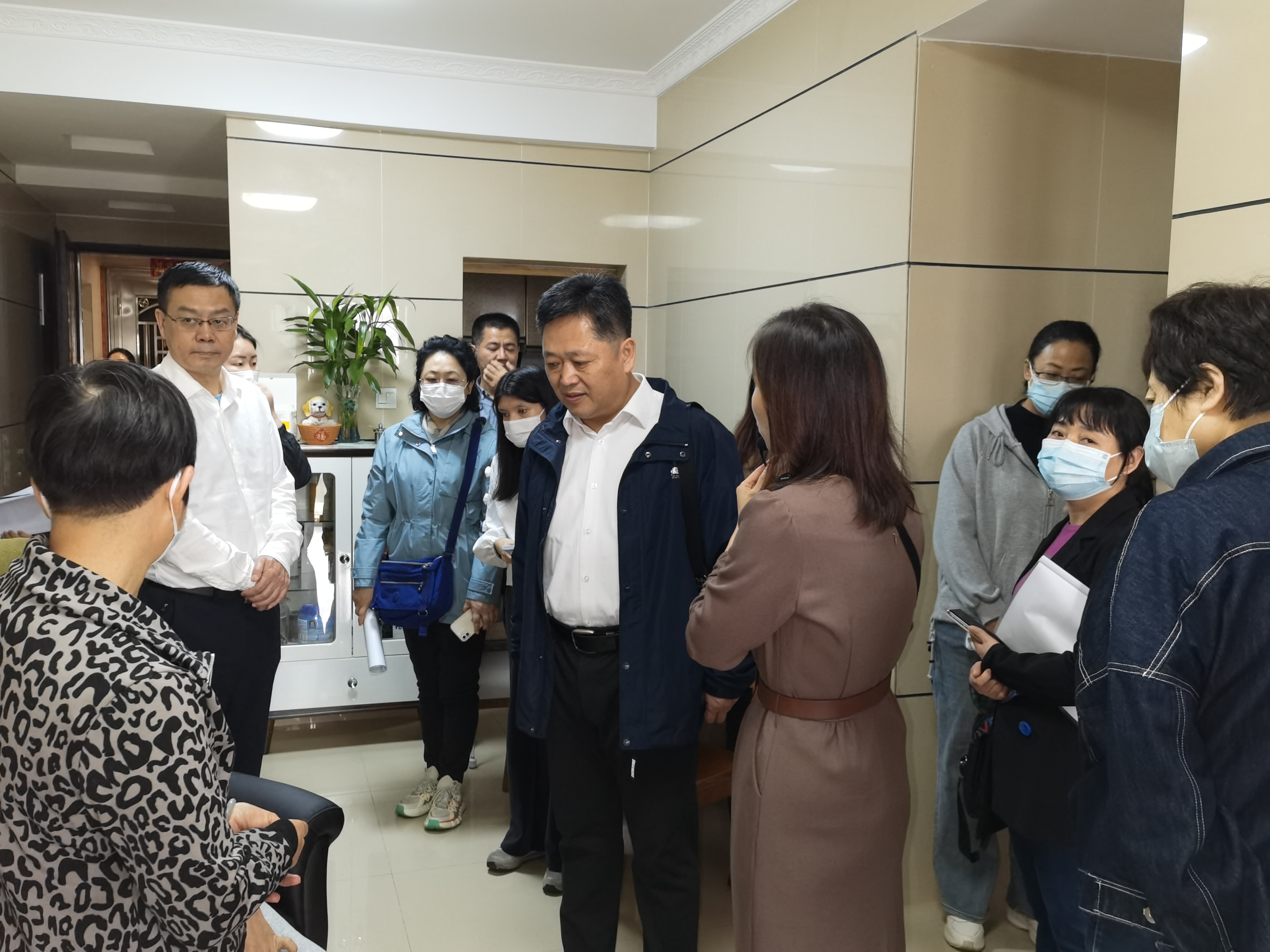 移位机、起身椅、爬楼梯机……罗湖区残联将这些优秀经验分享给内蒙古残联来访团