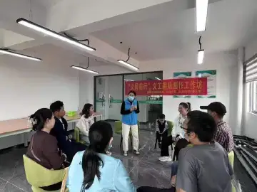 新湖街道V爱之家开展义工趣味画作工作坊