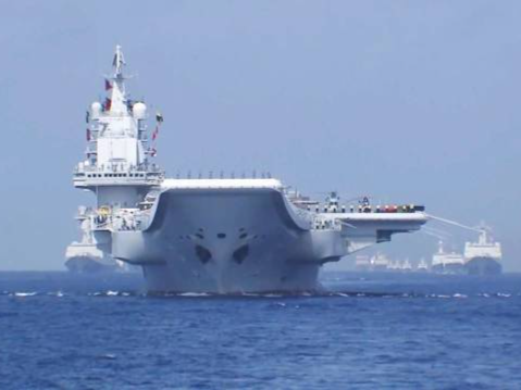 今天，为人民海军点赞！