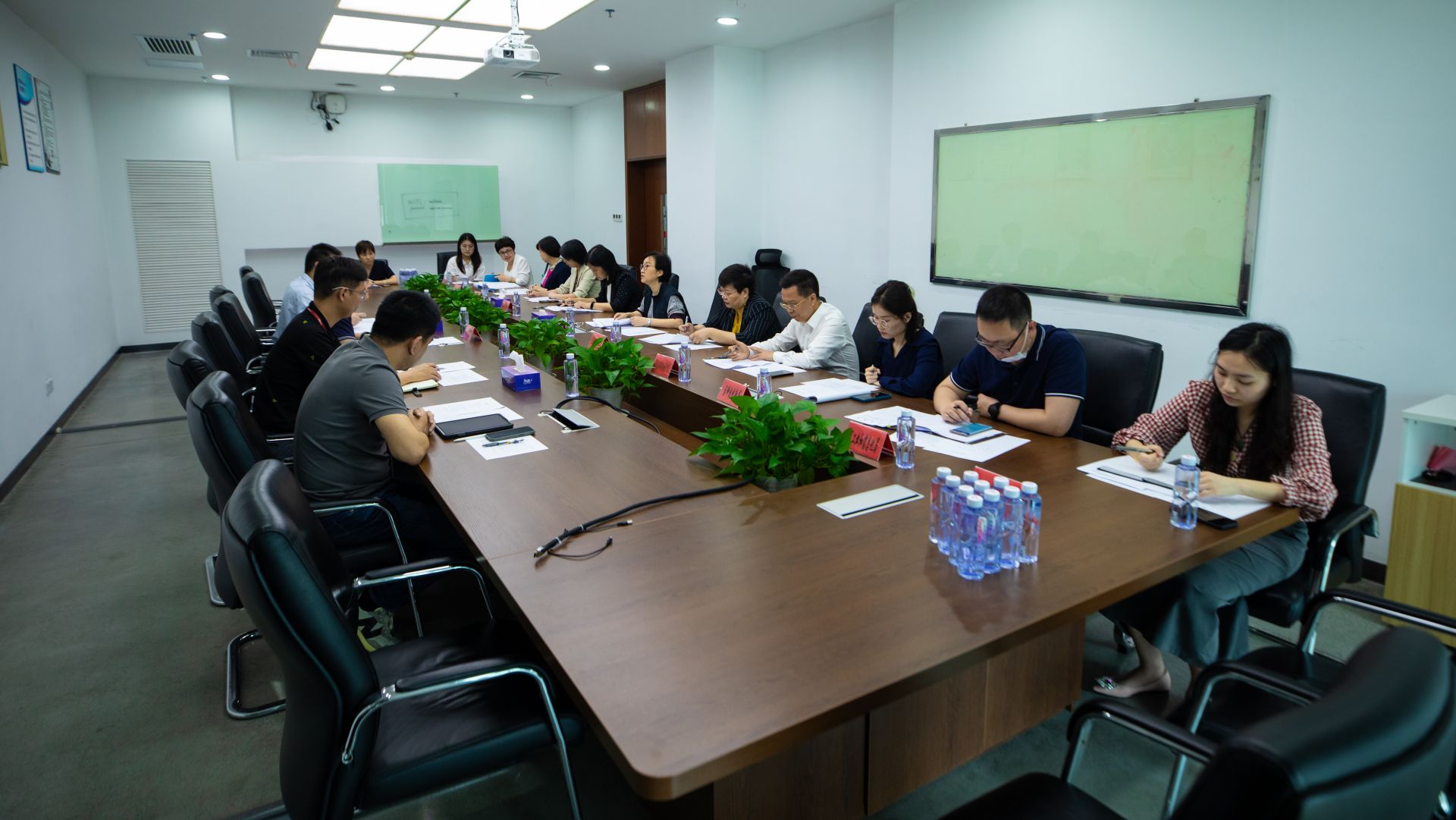 深圳市“助企行”第55专项服务小组赴光明区开展助企服务