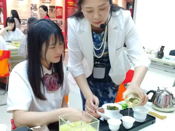 清水河街道银湖社区举办职工茶艺技能培训活动