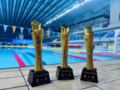 13金5银5铜勇夺三冠破8项纪录！深圳大学游泳队全国比赛再创佳绩