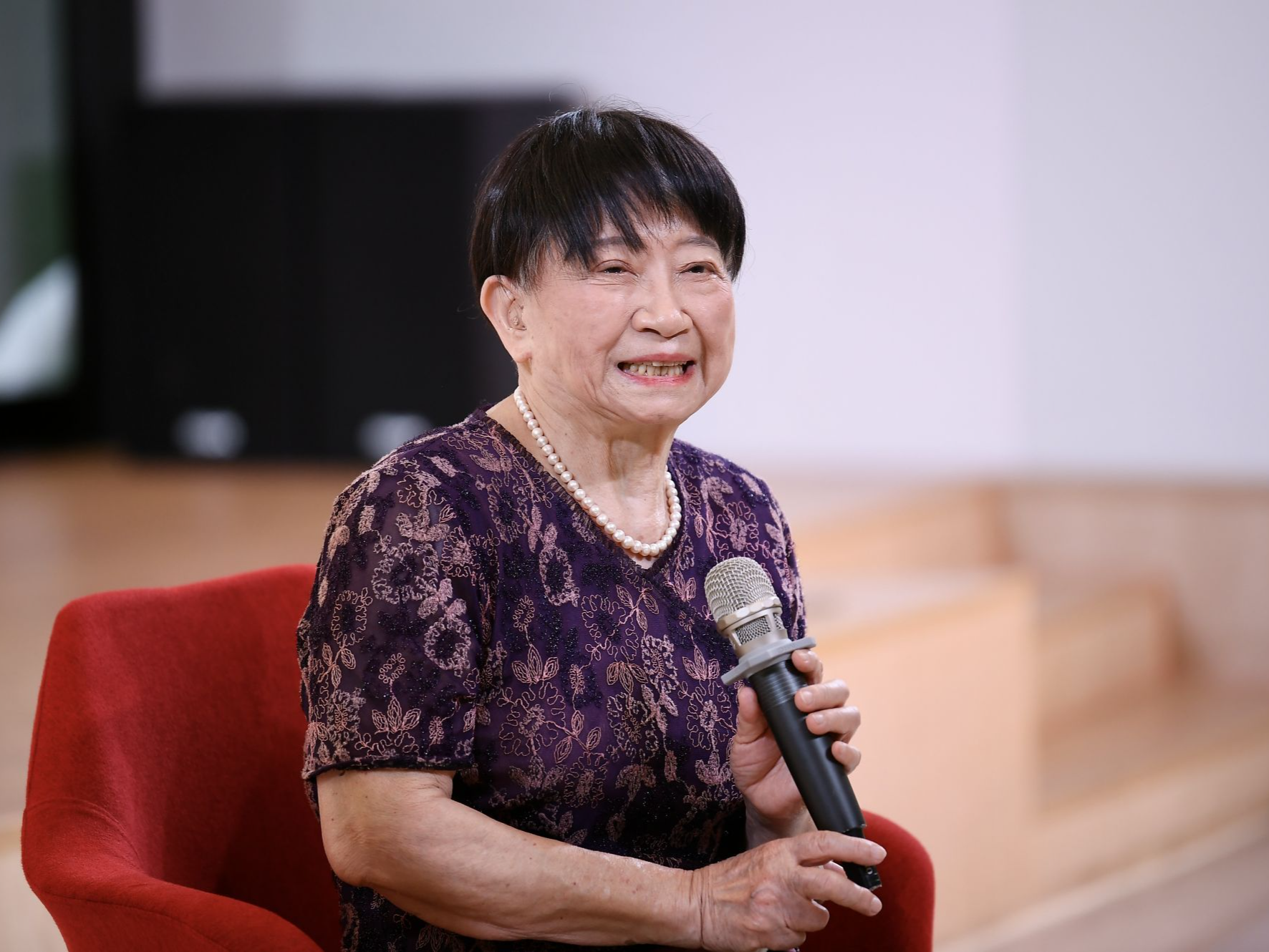 深圳发布“夜·深读”粉丝交流会暨张晓风《麝过春山草自香》新书首发见面会举行