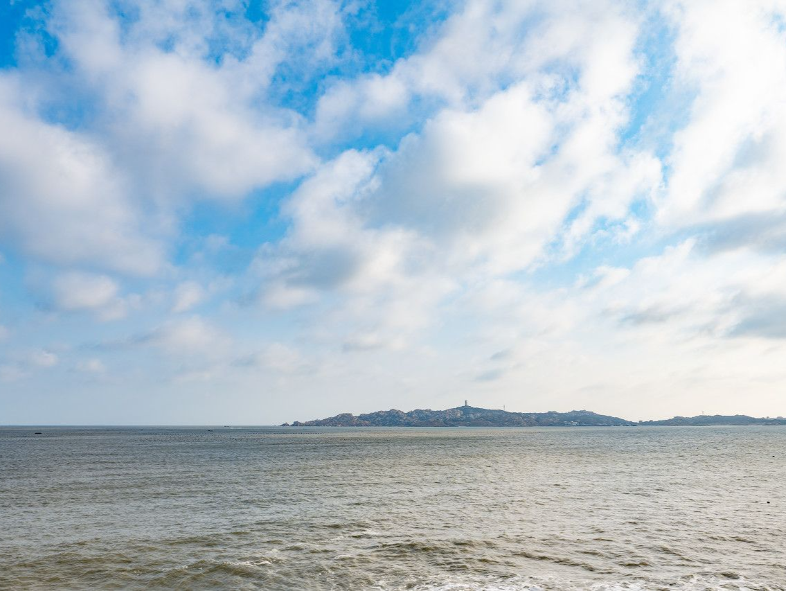 “海巡06”轮编队在台湾海峡中部水域巡航巡查