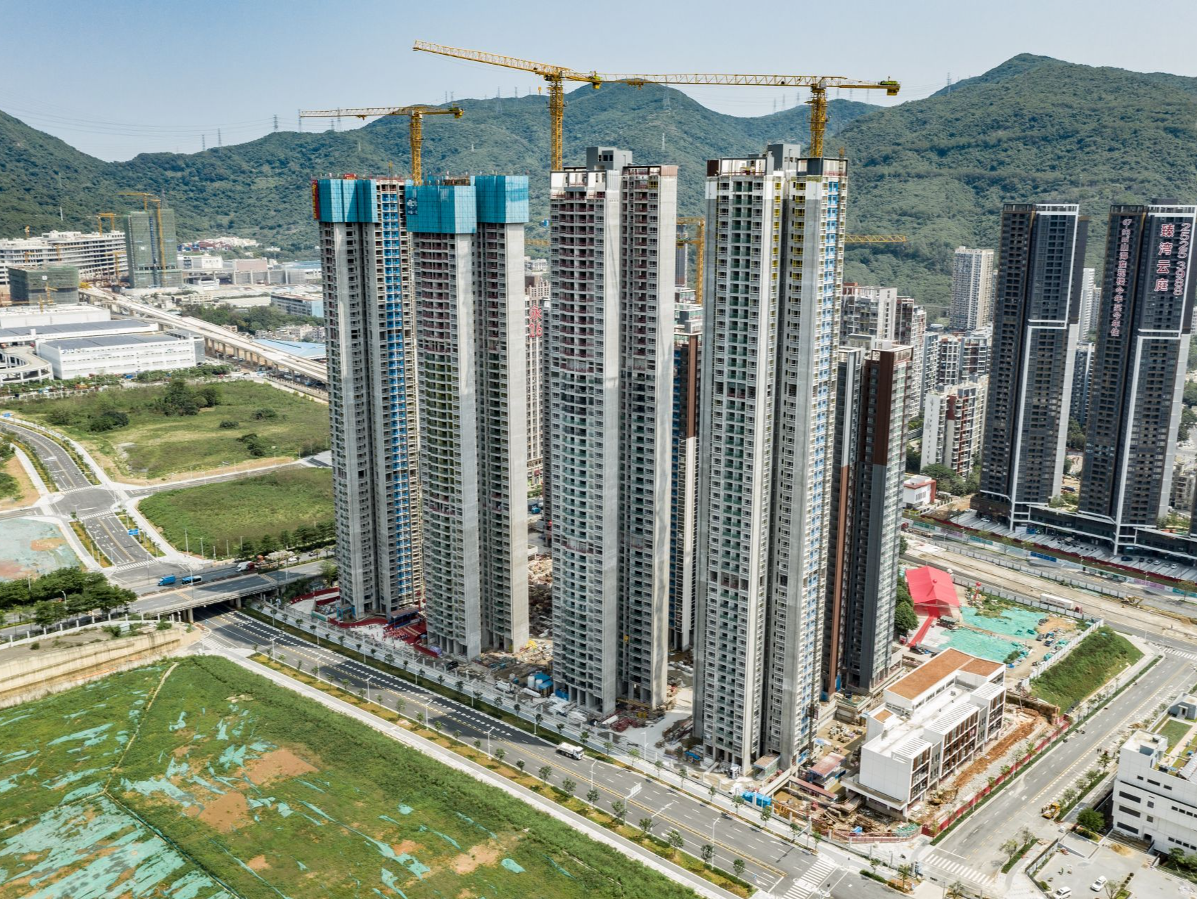 将提供近3000套住房 盐田在建规模最大保障性住房主体结构全面封顶