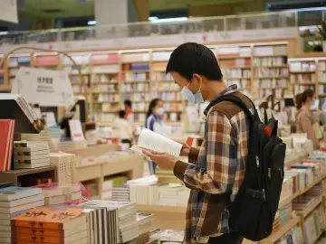 以书香城市建设推动文明城市建设  阅读灯火点亮深圳文明之光 