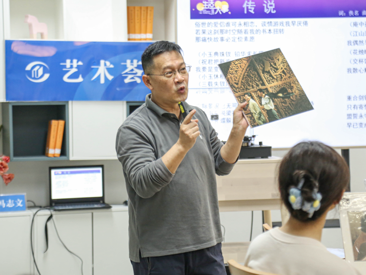 重温经典 南山图书馆举行黑胶音乐分享会