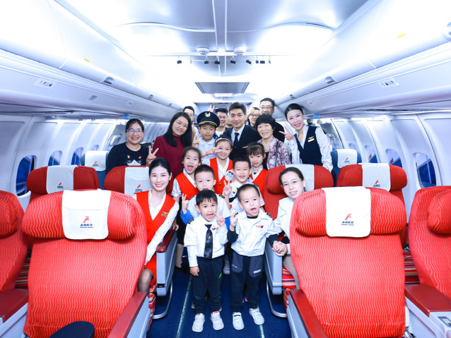“会飞的孩子更强大”！深圳航空儿童友好项目圆孩子“飞翔梦”
