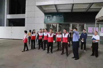 争做文明人，共建文明城！凤凰街道督导检查文明城市创建