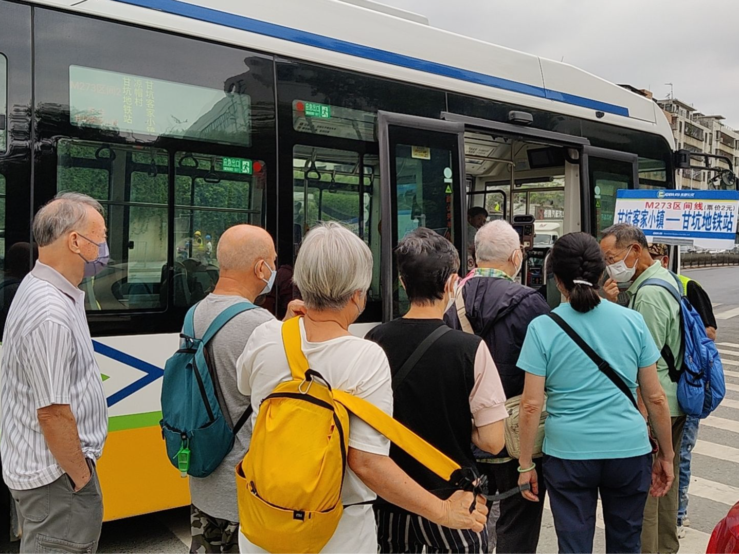 龙岗交通部门多措并举保“五一”假期交通平稳运行