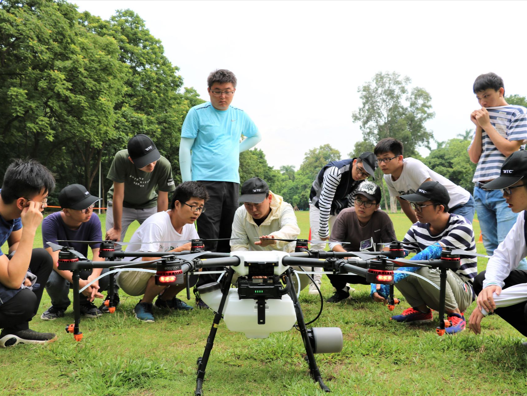 科技兴农，大疆农业今年预计培训4万名植保无人机飞手