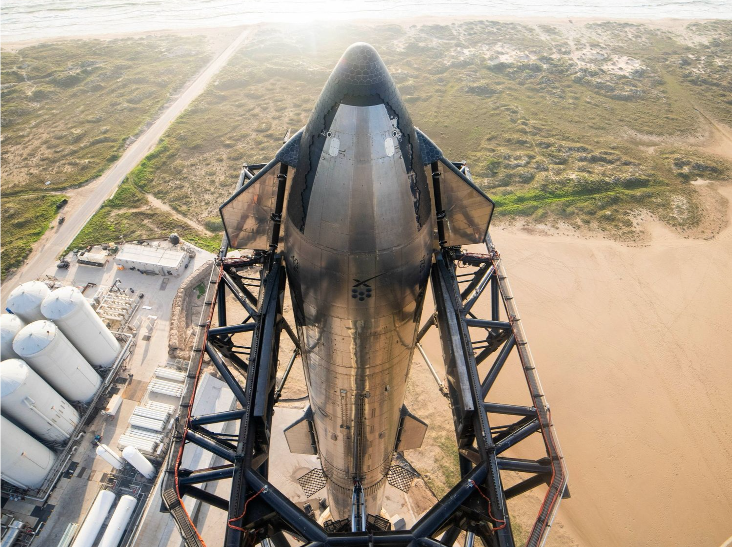 SpaceX超重型运载火箭星舰发射获批，或于17日试射 