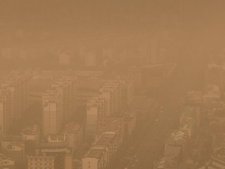 中国气象局：沙尘前沿已到湖北安徽江苏，多地PM10浓度值破千