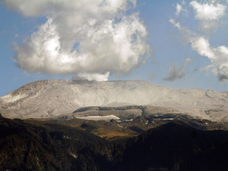 鲁伊斯火山或喷发在即 哥伦比亚政府敦促民众疏散