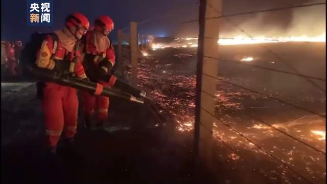蒙古国草原火灾蔓延 中蒙边境线明火已被扑灭