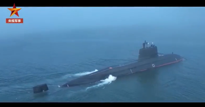硬核！我潜艇赴黄海作战海域训练画面