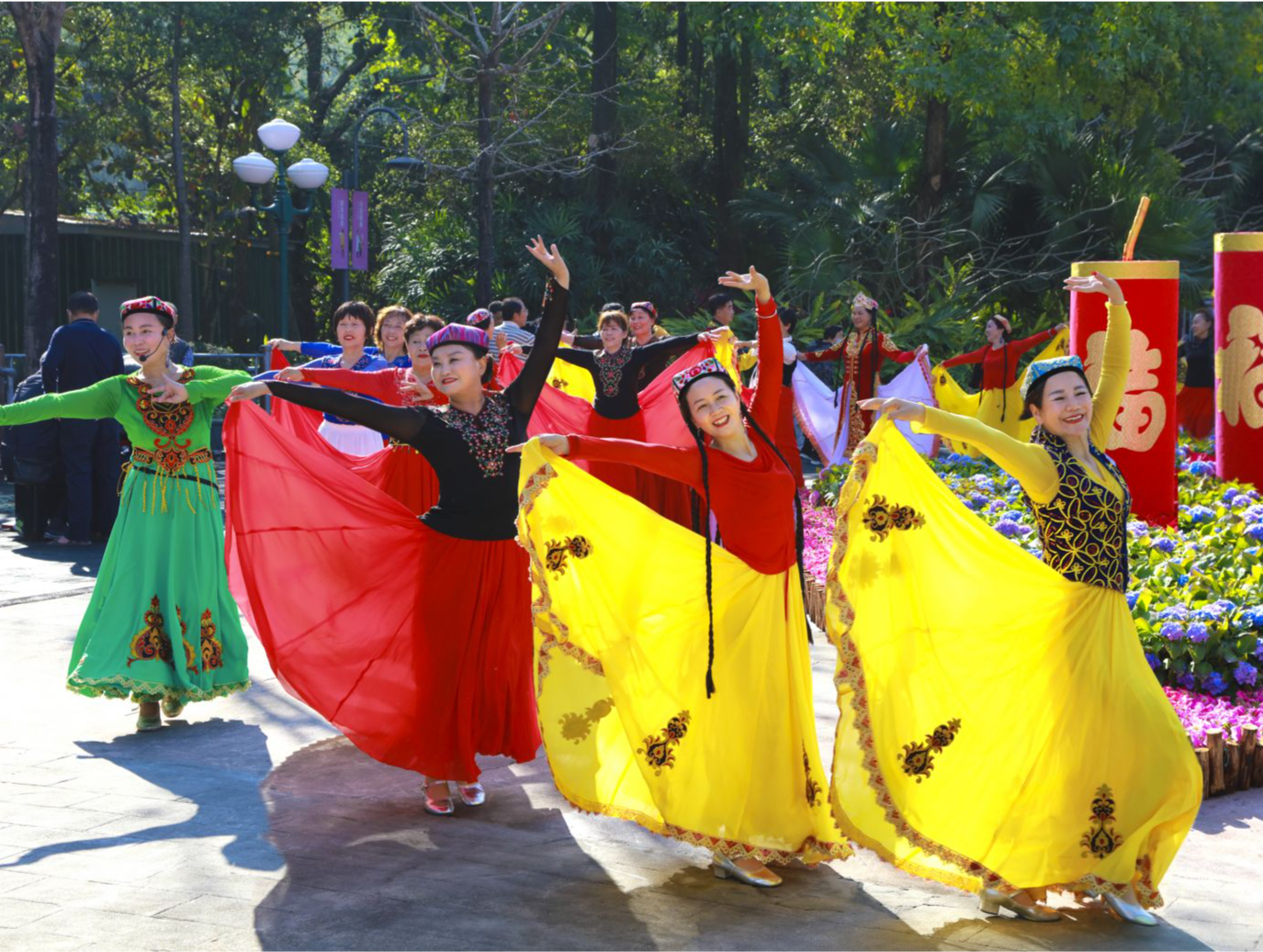 民族风与科技风的碰撞，新疆歌舞走进深圳科兴科学园