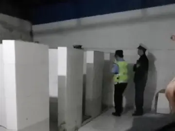 高校副书记酒驾逃逸躲进女厕所？校方回应：已免职