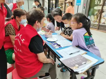一起追“光”吧！长城社区开展光盘行动宣传