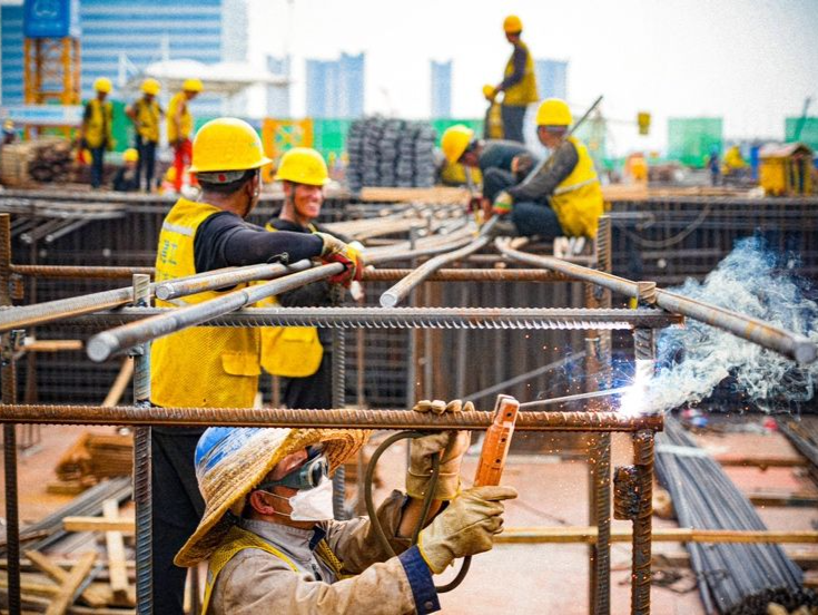 粤港澳大湾区首个在建特大型综合枢纽工程“五一”不停工
