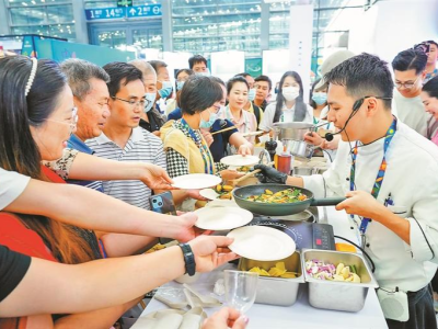 2023深圳国际渔博会“炒热”水产预制菜：“跟餐厅做的味道没两样，都很香！”