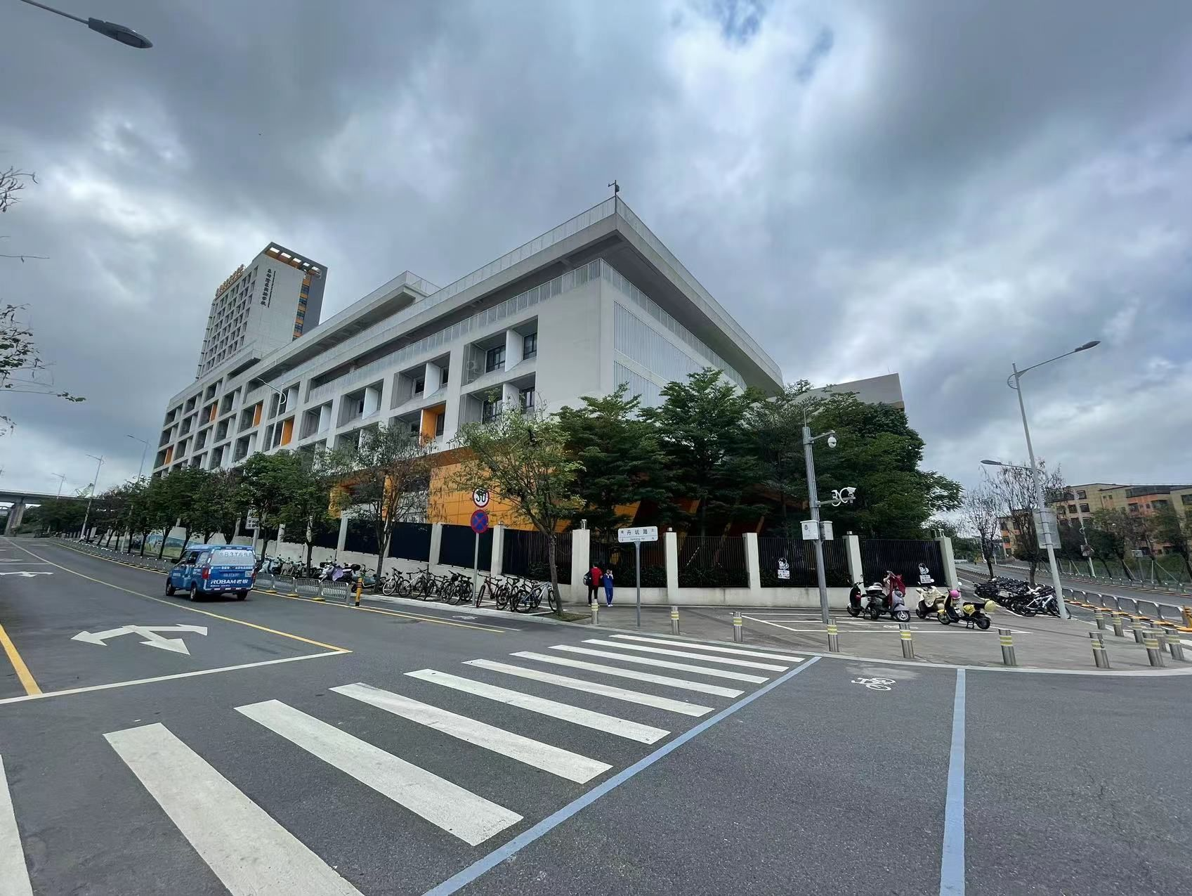 民呼我应｜部分接驳站点缺少接驳车，交通部门：立即安排优化处理