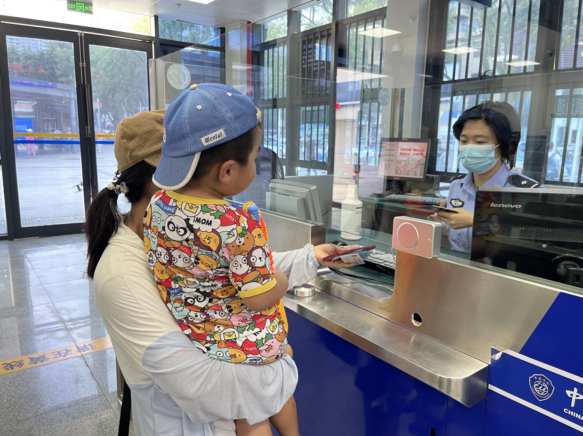 快速办证！16周岁以下未成年人游中英街更便利了