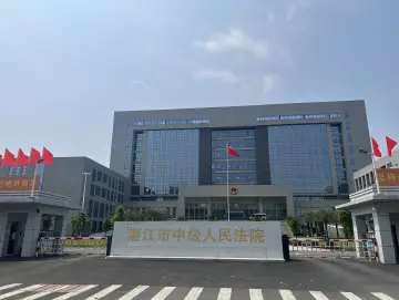“求爱不成当街捅杀女子”案公诉人建议死刑，凶手当庭未道歉