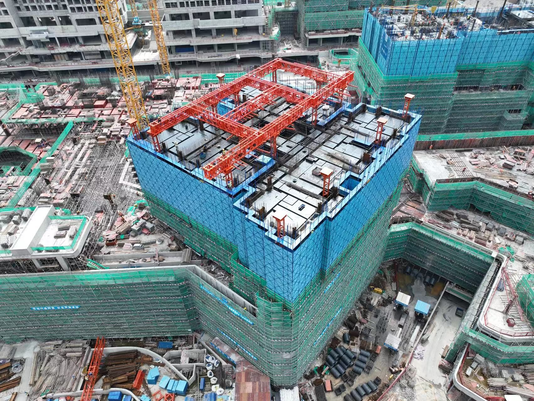 深圳在建全国最高住宅项目迎来“大国重器-空中造楼机”