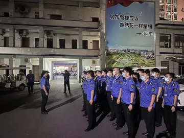 公明街道整治占道经营乱摆卖