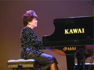 “钢琴教母”鲍蕙荞：一座城市有音乐的声音，就会不一样｜娱论场