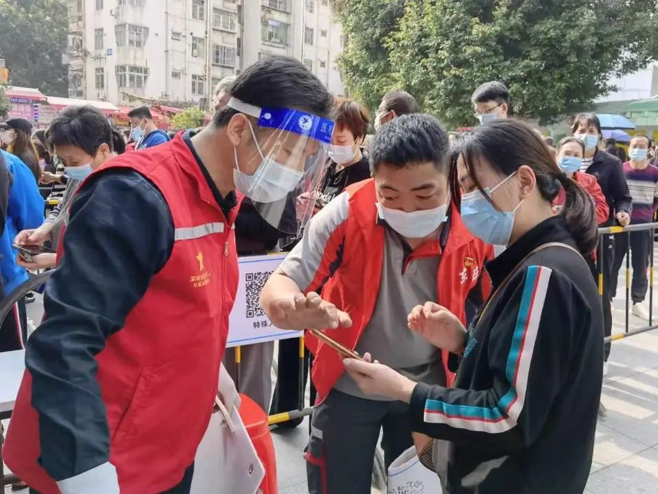 国务院联防联控机制：三年来中国始终与国际社会开展全方位合作 做到“五个率先”
