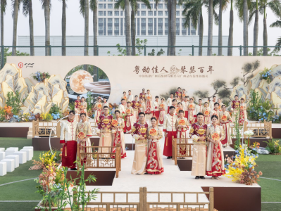 心动520！“复兴号”中式婚礼见证铁路青年幸福时刻