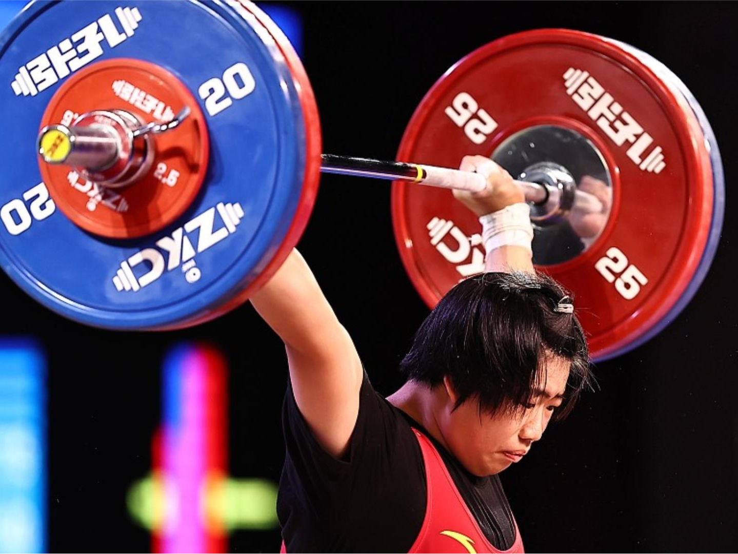 举重亚锦赛：廖桂芳破两项世界纪录夺三金