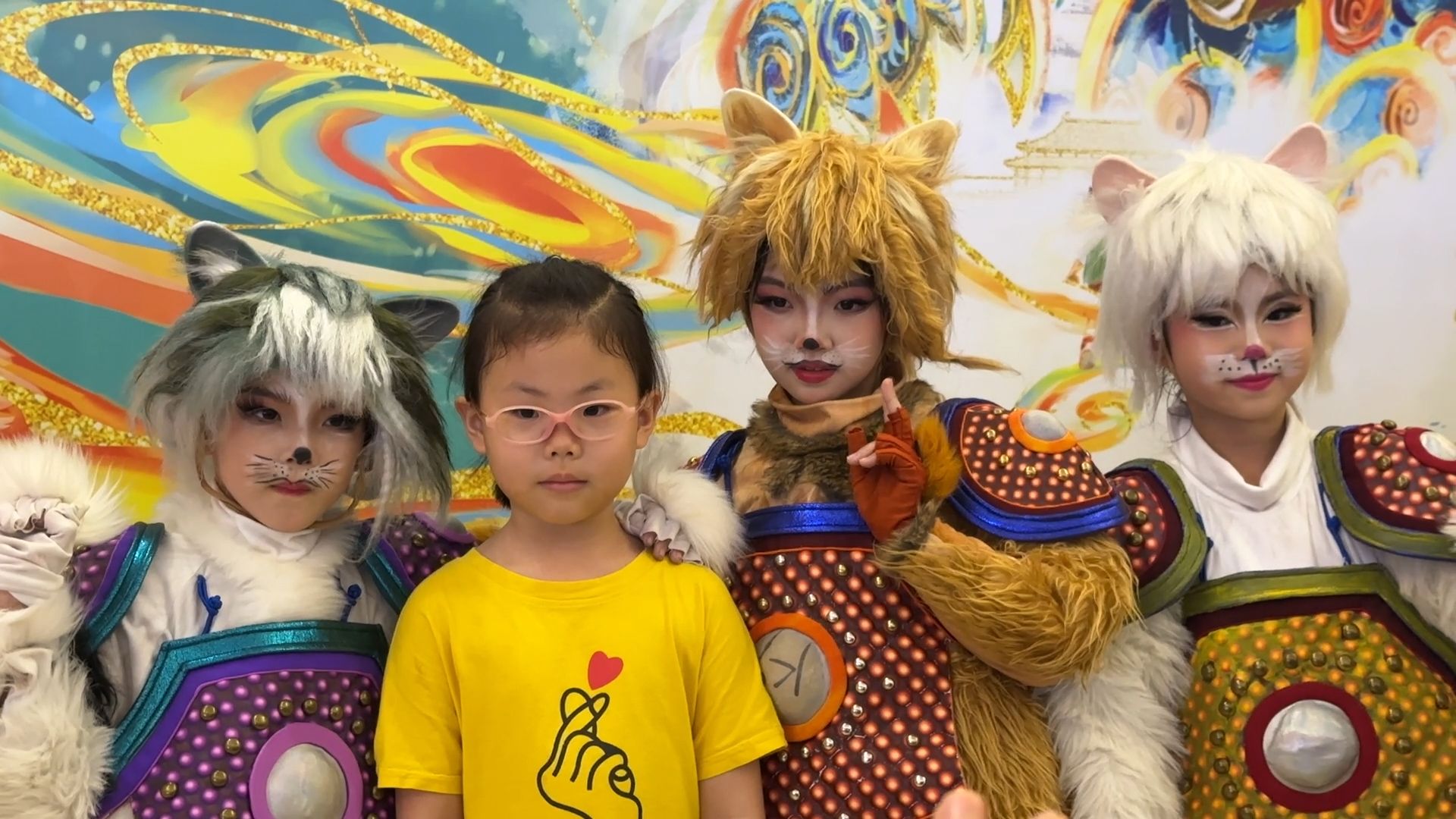 小观众们不舍离场，故宫博物院首部儿童音乐剧《甪端》鹏城上演