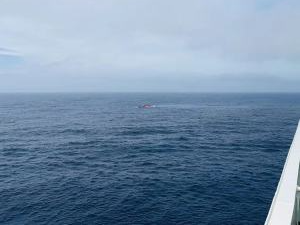 “鲁蓬远渔028”倾覆搜救工作现场已打捞起7具遇难者遗体