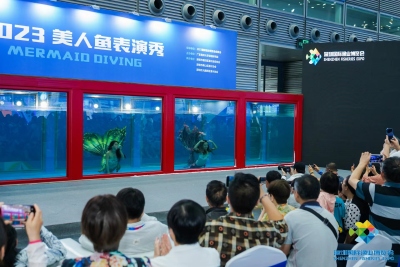 美人鱼游进2023深圳渔博会