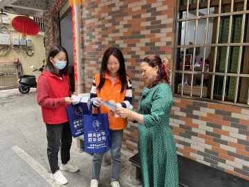 凤凰街道走村入户开展反邪教宣讲          