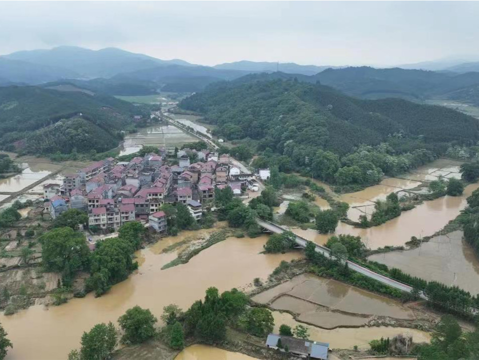 江西强降雨导致49.7万人受灾 直接经济损失5.2亿元