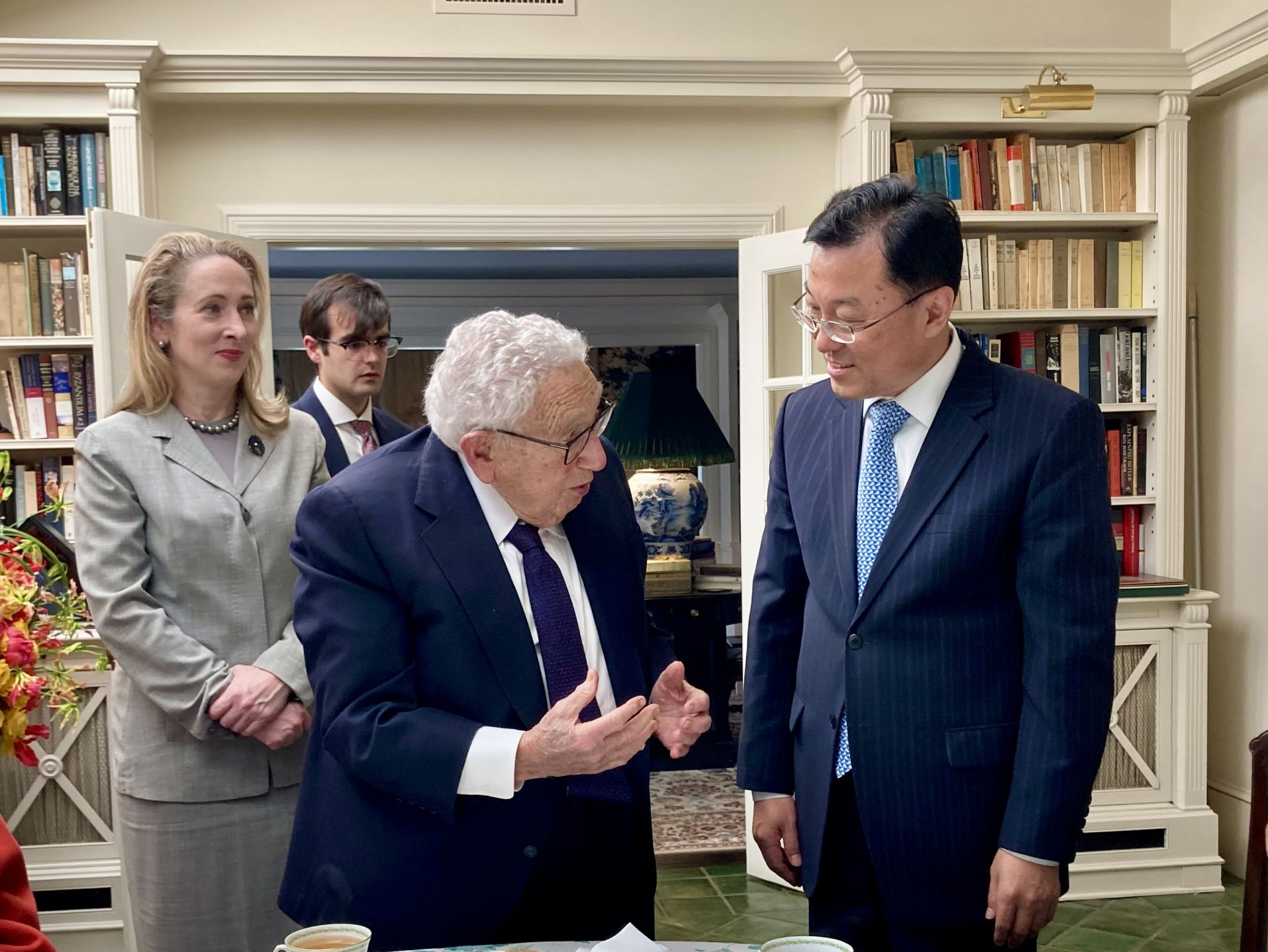 中国驻美国大使谢锋会见美国前国务卿基辛格 