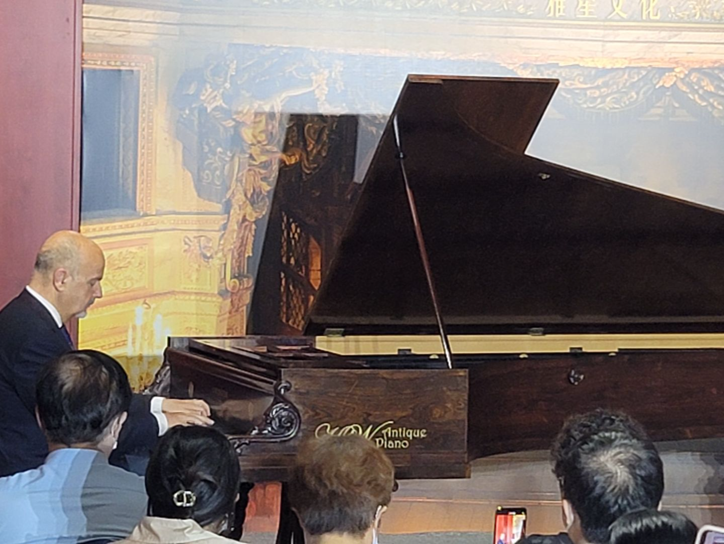 一场与历史的对话！听意大利著名钢琴家在深圳国际钢琴博物馆弹奏百年“历史”