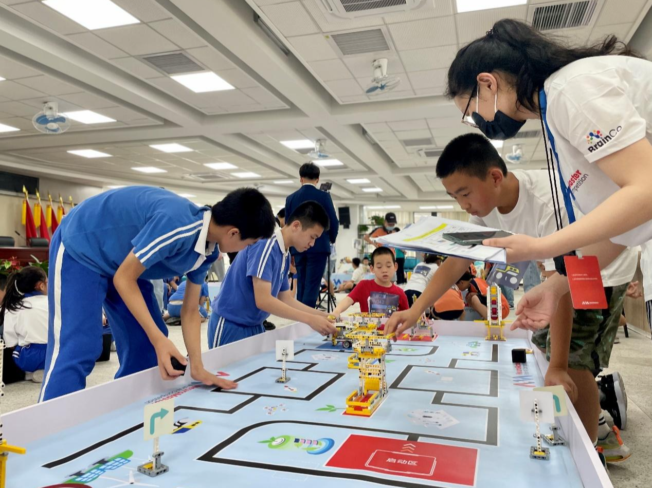 双冠！南山学子在脑科学人工智能挑战赛中获得大丰收