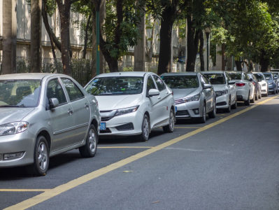 南宁“停车贵”引争议，市委书记：优化调整免费停车时长和收费标准