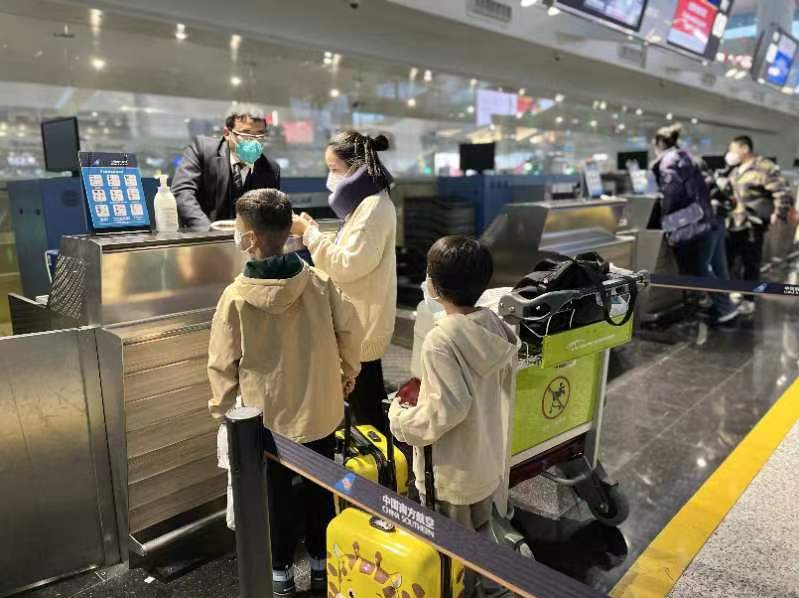居民个人出境旅行增多，一季度旅行逆差434亿美元
