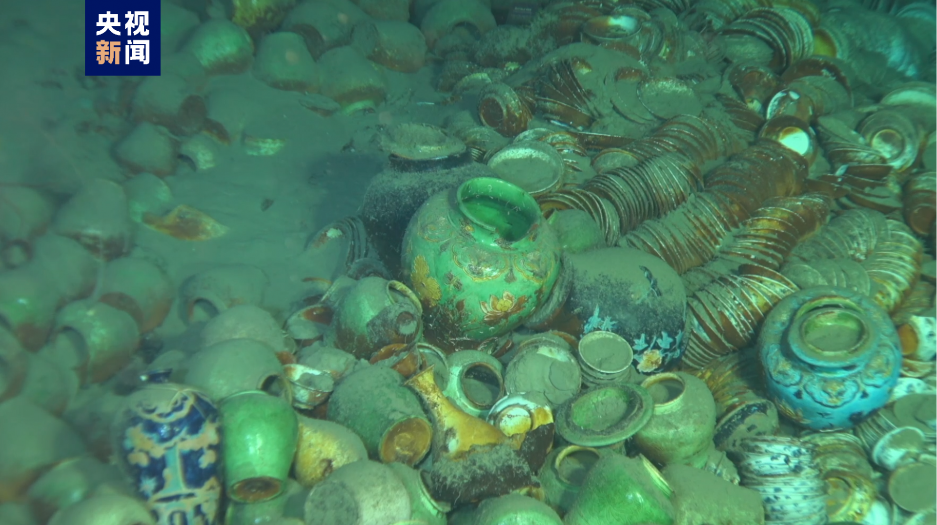 4k影像记录丨水下千米级深度沉船遗址布放永久测绘基点 载人潜水器深