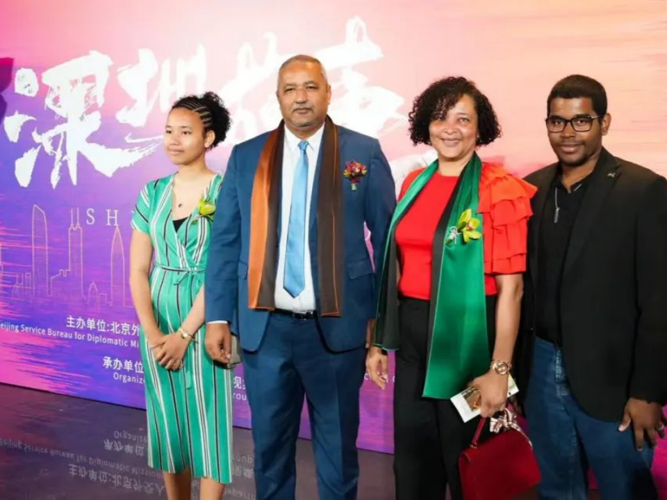 双语新闻 | “深圳故事”主题推介活动在北京举行 Shenzhen stories captivate audiences in Beijing