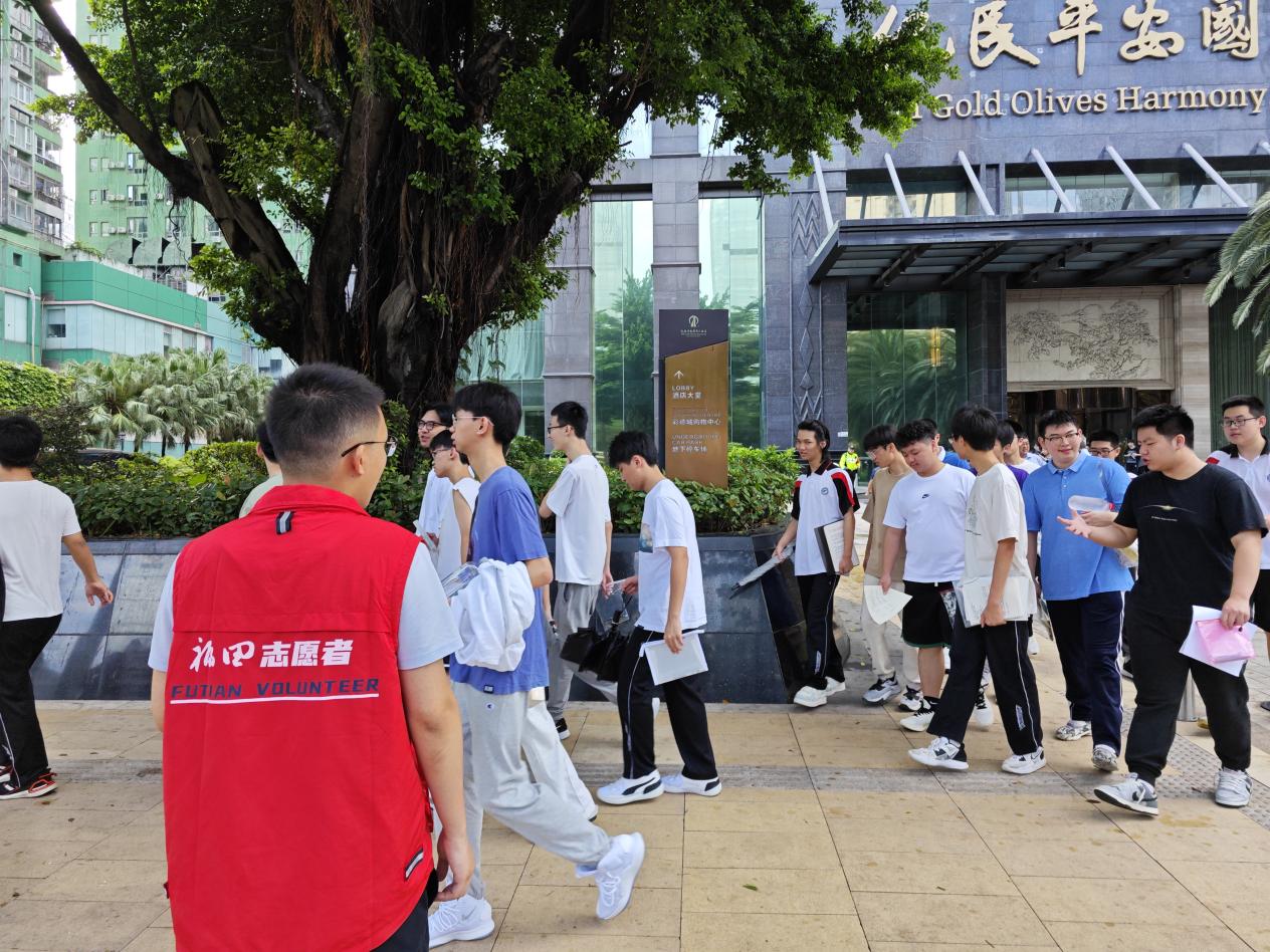 “幸福连廊”“幸福加油站”，华富街道这个高考点特别暖心