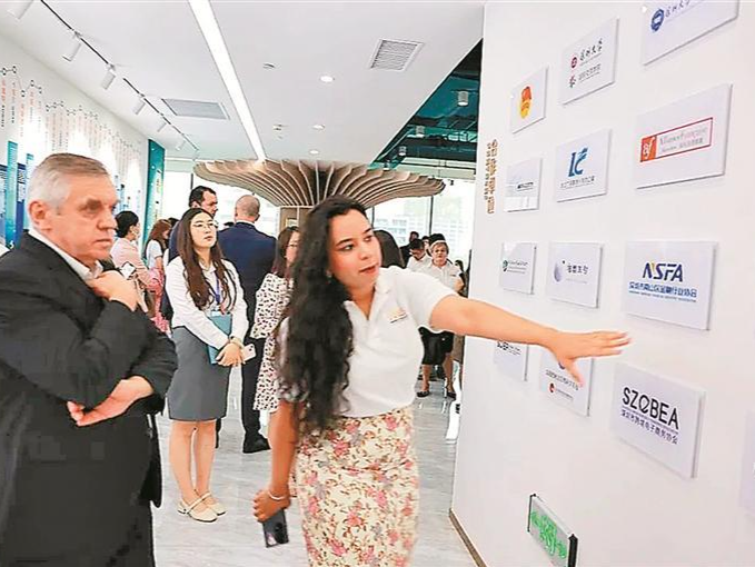 为国际化企业提供一站式服务 粤海国际化企业服务交流中心开厅
