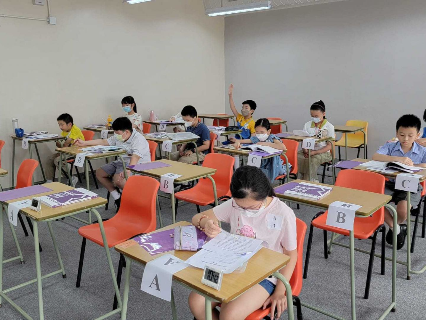 香港首次举办小学普通话水平考级，还将推出针对中学学生测试